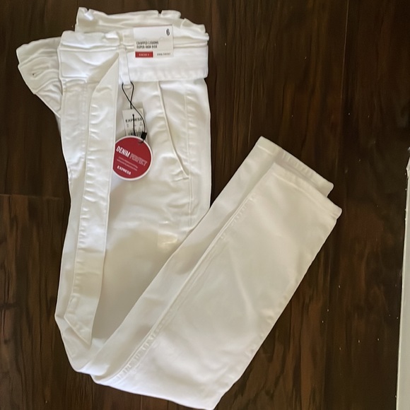 *NWT* Express super high waisted denim crop - Picture 4 of 4